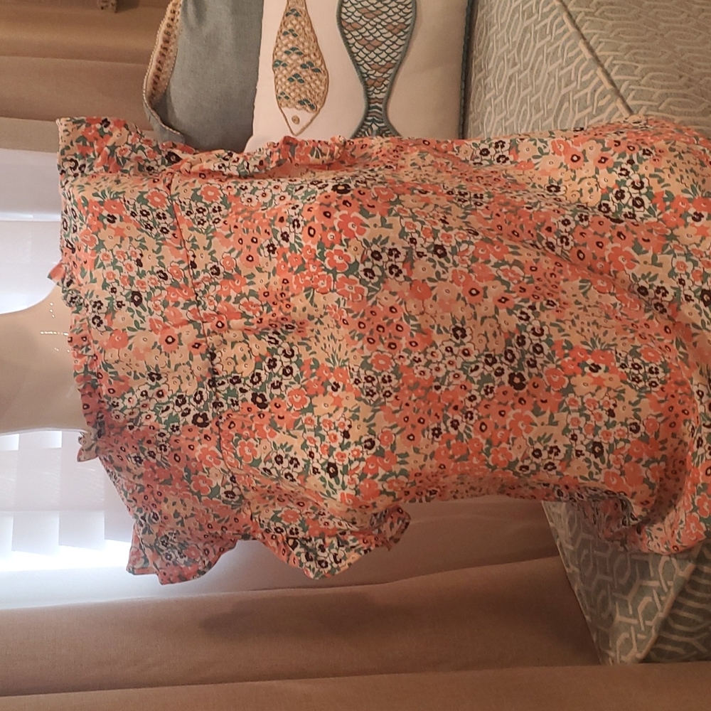 Darling top to take into fall and ready for next spring and summer.